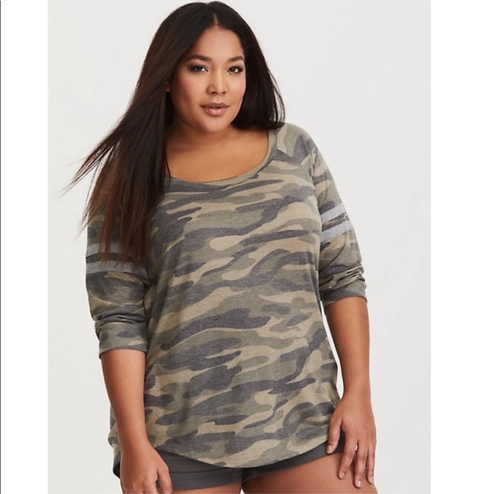 Torrid Camo tshirt Jersey